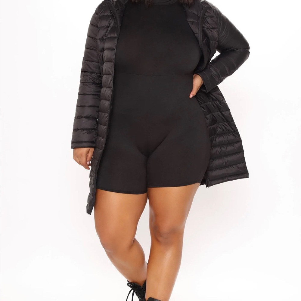 Padded landing puffer coat black